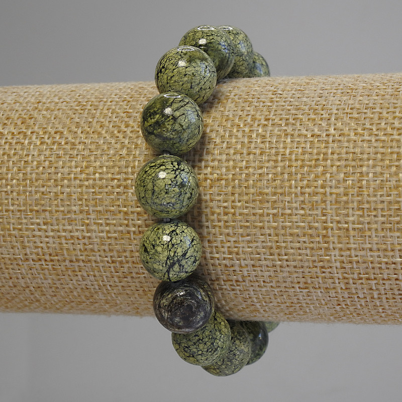 Serpentine bracelet with smooth round beads, 12 mm diameter ±, length 18 cm ± (stretch)